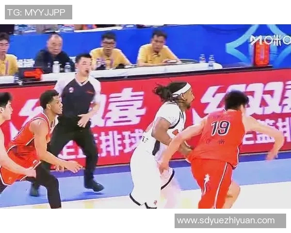 广州排球队的力量变革引发热议探索新战术与团队协作的未来发展